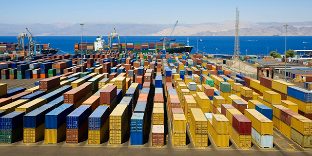 Fed Keeps Cutting Bias amid “Transitory” Tariff Inflation